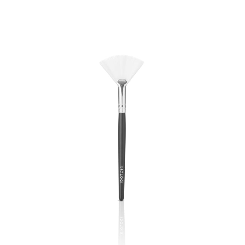 Exfoliant Mask Brush, Biologi, Bx exfoliant, exfoliant brush, mask brush, masque brush, mask tool, mask applictation, wooden handle, synthethic bristles, exfoliation, scrub, spa at home, skin care routine, ritual, skin care regime, nourished, nourishedeu