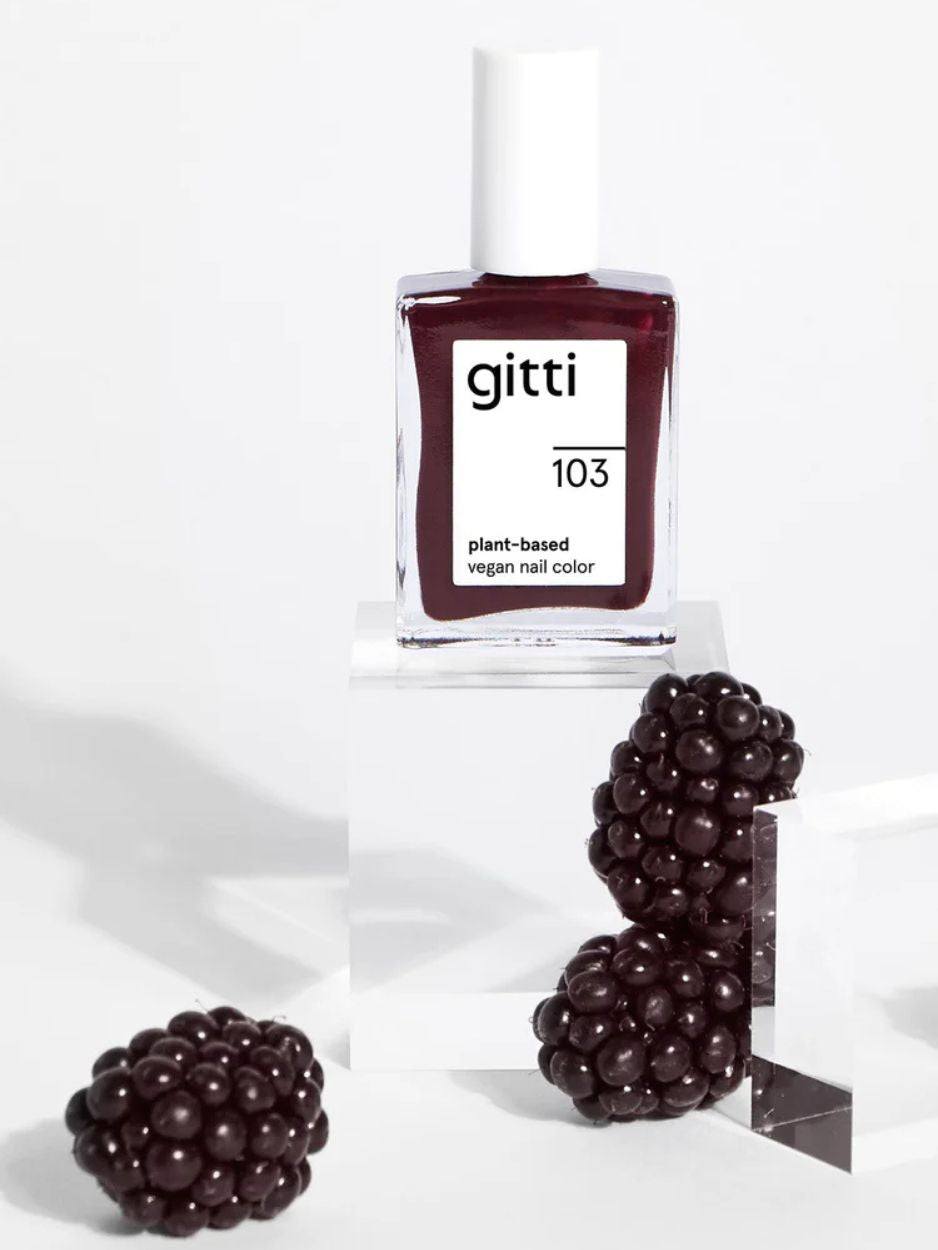 Aubergine, no. 103, Gitti, natural nail polish, natuurlijke nagellak, donker paarse nagellak, dark purple nail polish, plant-based nail polish, vegan nail colour, vegan, nail care, nagelverzorging, 23-free, PETA certified, Nourished