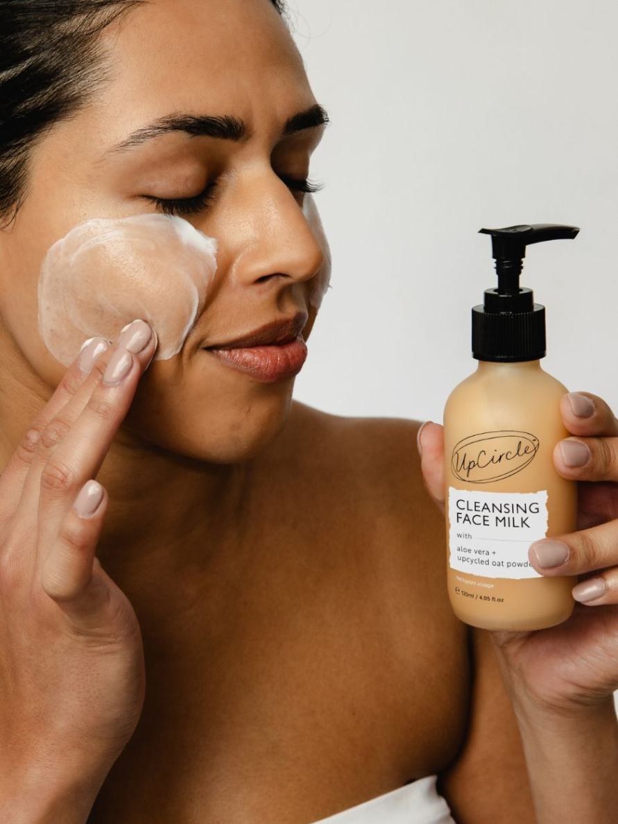 Cleansing Face Milk, Aloe Vera & Upcycled Oat Powder, natural skincare, UpCircle, Nourished