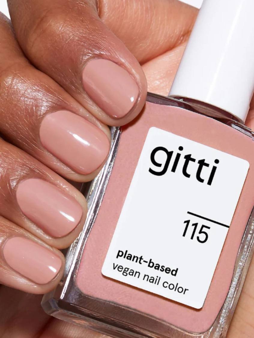 Coral Sand no. 115, Gitti, natural nail polish, natuurlijke nagellak, roze nude nagellak, pink nude nail polish, plant-based nail polish, vegan nail colour, vegan, nail care, nagelverzorging, 23-free, PETA certified, Nourished