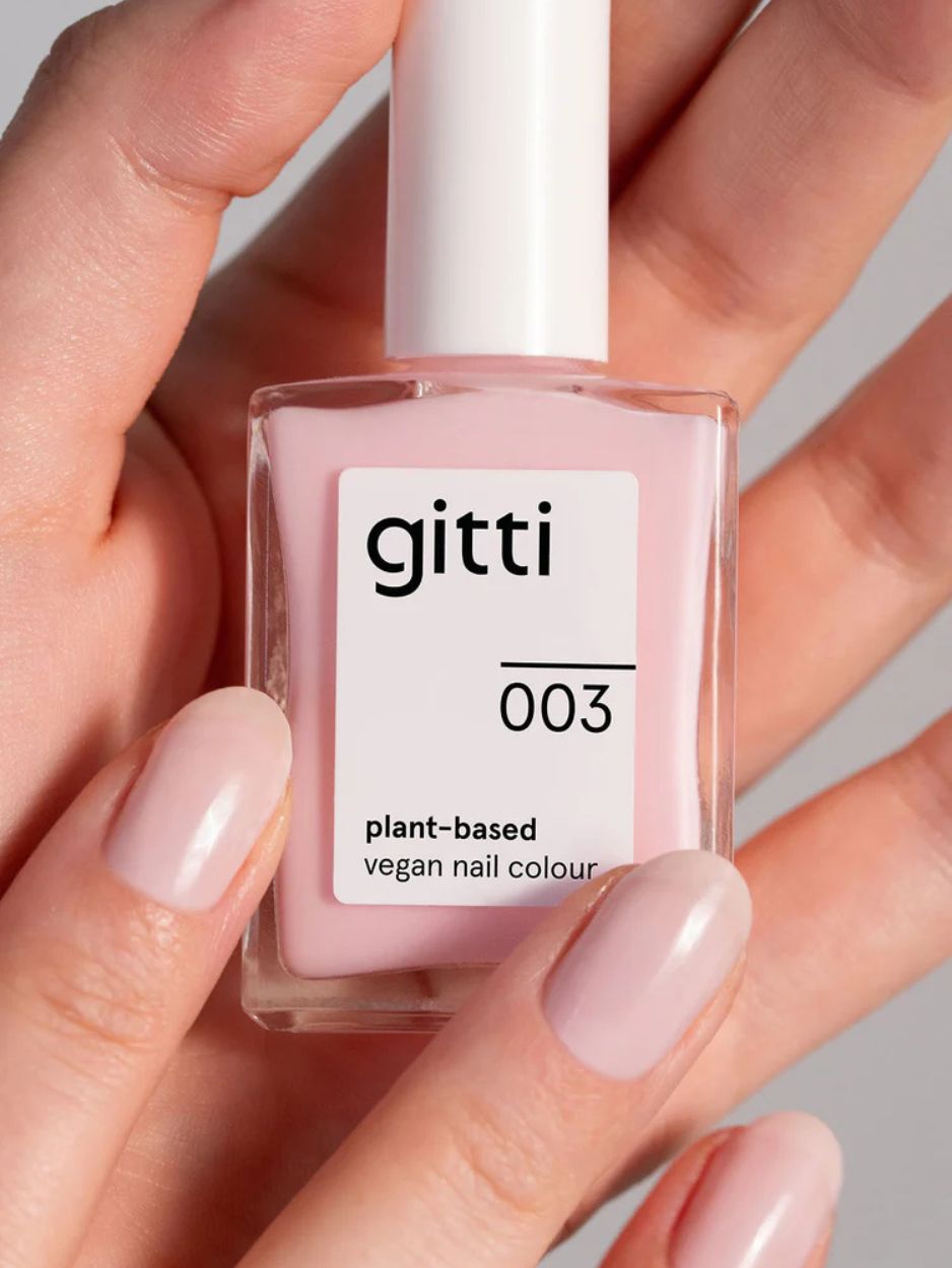 Glassy Blush, no. 003, Gitti, natural nail polish, natuurlijke nagellak, doorzichtige roze nagellak, sheer pink nail polish, plant-based nail polish, vegan nail colour, vegan, nail care, nagelverzorging, 23-free, PETA certified, Nourished