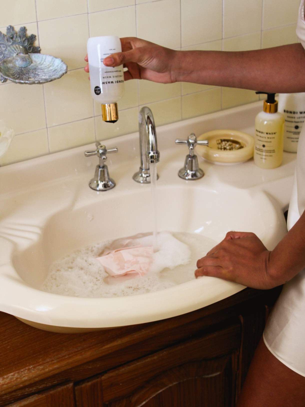 Lingerie Wash - White Cypress & Geranium, Natural laundry wash, Bondi Wash, Nourished
