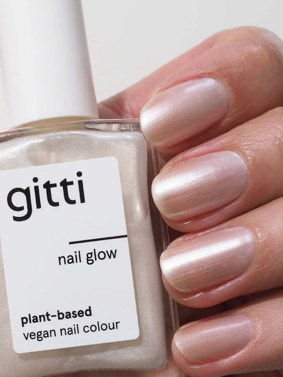 Nail Glow, Gitti, vegan nail colour, plant based, natural nail polish, natuurlijke nagellak, nagelverzorging, chrome effect, vegan nail polish, 23-free, PETA certified, Nourished