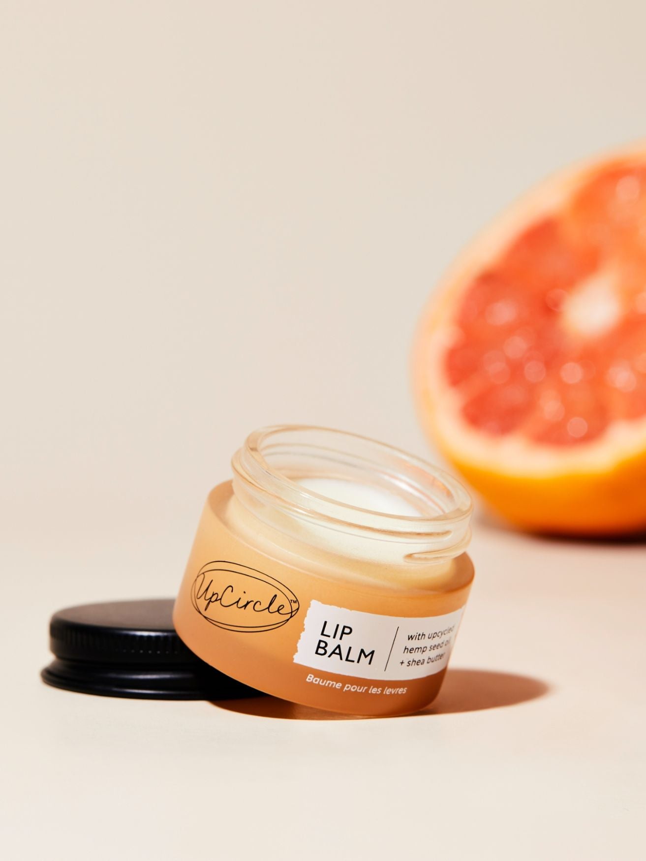 Natural Lip Balm Bauble, Under the mistletoe giftset, natuurlijke lippen balsem, UpCircle, Nourished