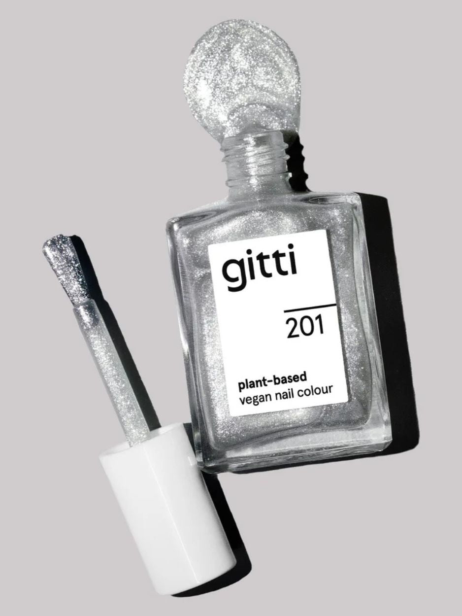 Silver Lining, no. 201, Gitti, natural nail polish, natuurlijke nagellak, zilvere glitter nagellak, silver glitter nail polish, plant-based nail polish, vegan nail colour, vegan, nail care, nagelverzorging, 23-free, PETA certified, Nourished