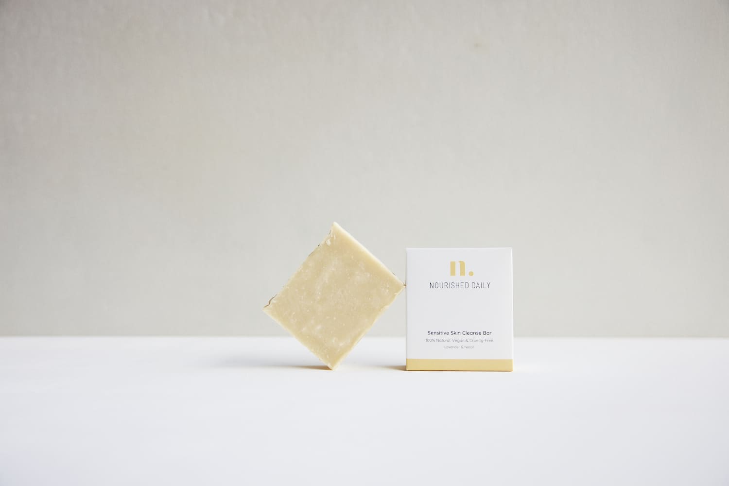 Nourished Daily | Nourished | Nourished.nl | Nourished Home Brand | Cleanse Bar | Natural Soap | Natuurlijke Zeep | Zeep Bar | Stuk Zeep | Scrub Bar | Body Bar | Cleanse Bar Gevoelige Huid | Acne Cleanser Bar | Dry Skin Bar | Zeep voor Gevoelige Huid | Zero Waste Zeep | Non-Plastic Soap Bar