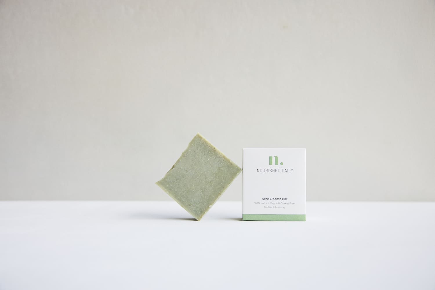 Nourished Daily | Nourished | Nourished.nl | Nourished Home Brand | Cleanse Bar | Natural Soap | Natuurlijke Zeep | Zeep Bar | Stuk Zeep | Scrub Bar | Body Bar | Cleanse Bar Gevoelige Huid | Acne Cleanser Bar | Dry Skin Bar | Zeep voor Gevoelige Huid | Zero Waste Zeep | Non-Plastic Soap Bar